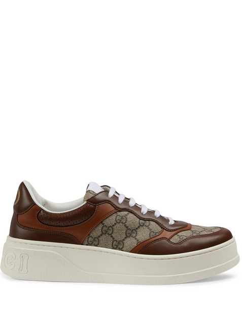 Gucci tenis bajos con motivo GG