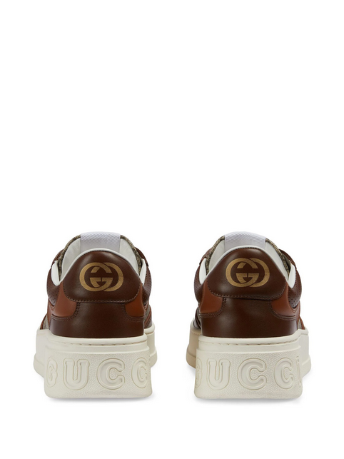 Gucci tenis bajos con motivo GG
