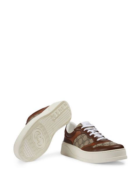 Gucci tenis bajos con motivo GG