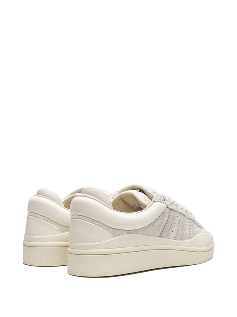 tenis Campus Cream de adidas x Bad Bunny"