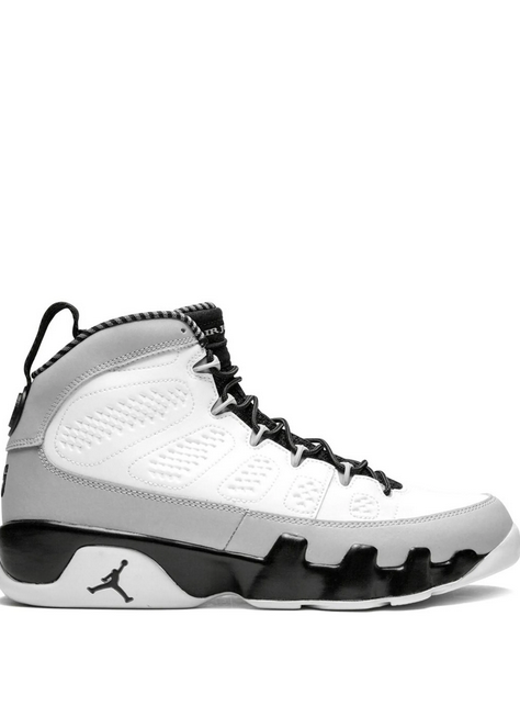 Air Jordan 9 Retro sneakers