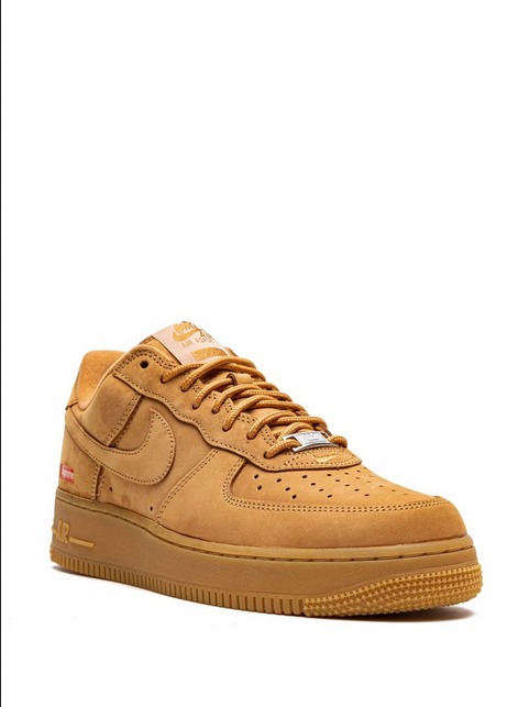 tenis Air Force 1 Low SP "Wheat" de Nike x Supreme