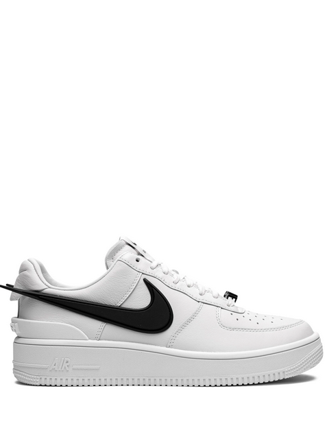 tenis Air Force 1 Low Phantom de Nike x Ambush.