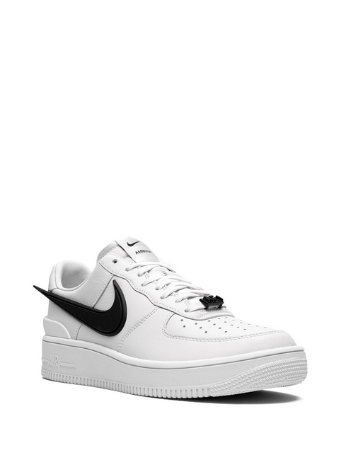 tenis Air Force 1 Low Phantom de Nike x Ambush.