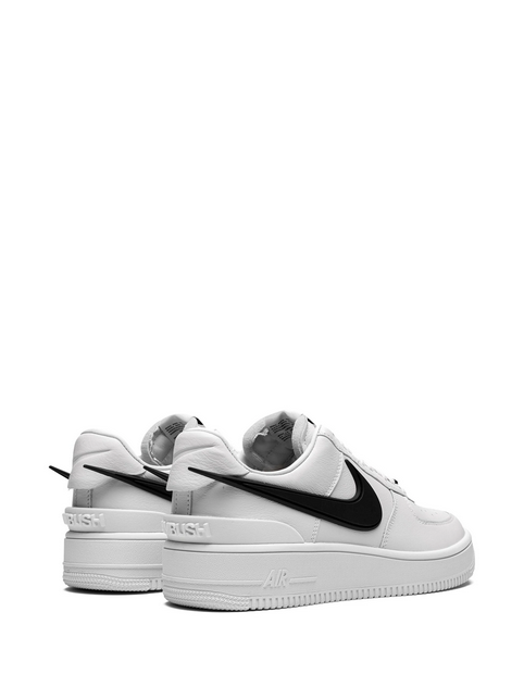 tenis Air Force 1 Low Phantom de Nike x Ambush.