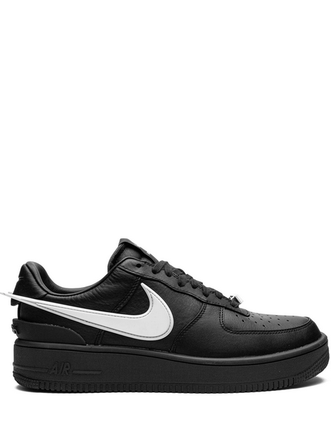 tenis Air Force 1 Low Black de Nike x Ambush