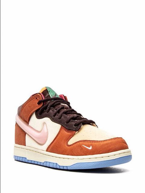 tenis Dunk Mid "Chocolate Milk" de Nike x Social Status mujer