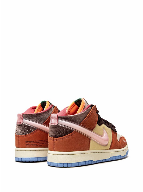 tenis Dunk Mid "Chocolate Milk" de Nike x Social Status mujer